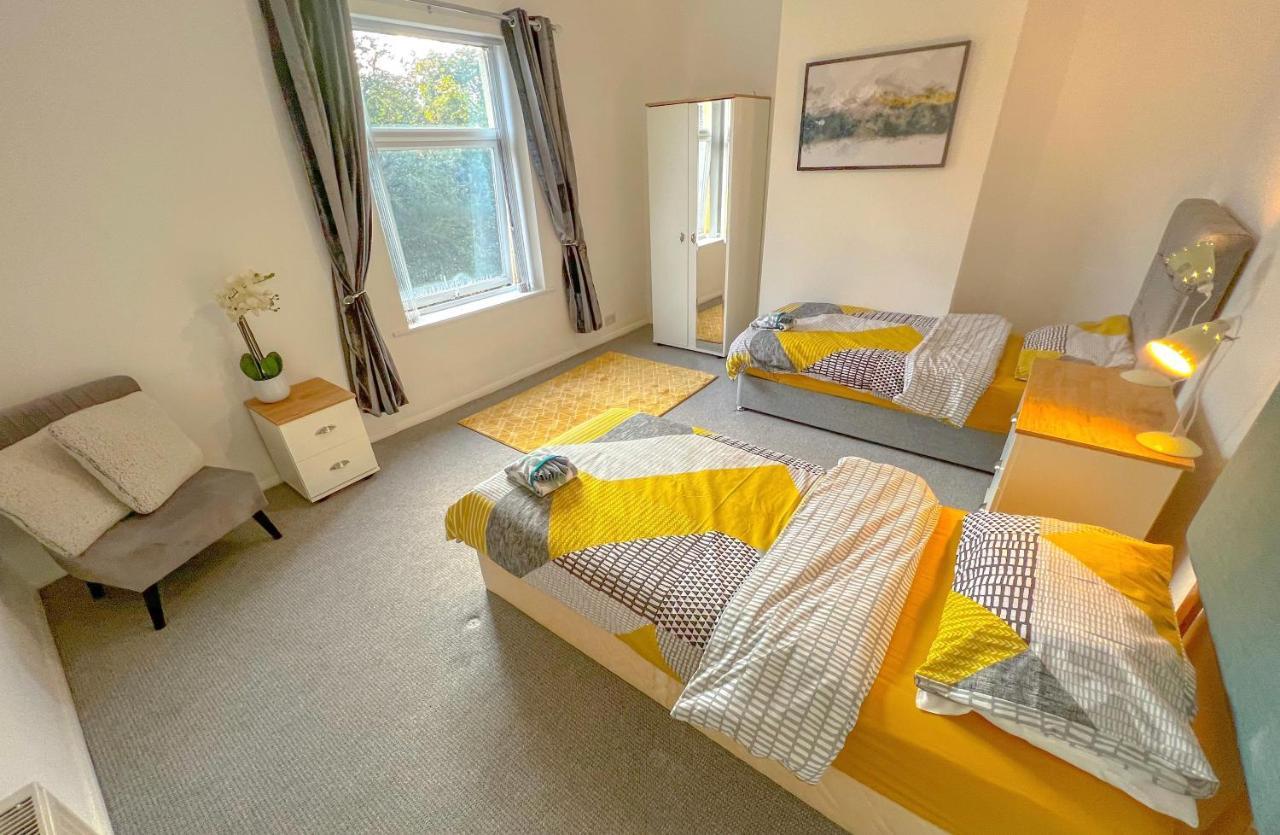 Long Term Offers Message For Prices Sleeps 6 Adults, Contractors, Relocators, Travellers Villa Halifax Eksteriør billede